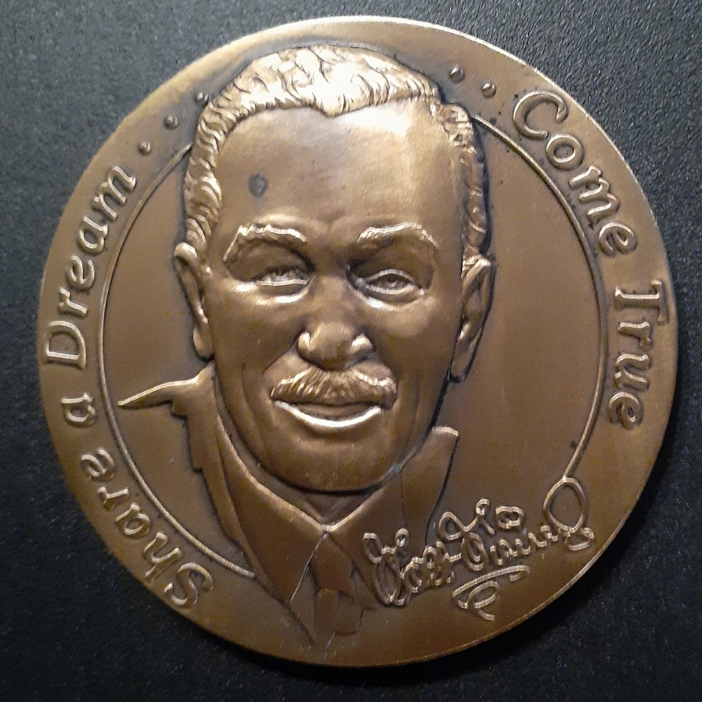 Gorgeous 2 1/2" round medallion produced in 2001